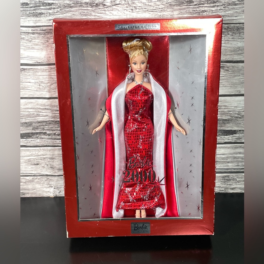 Holiday Barbie Year 2000 - In sealed box